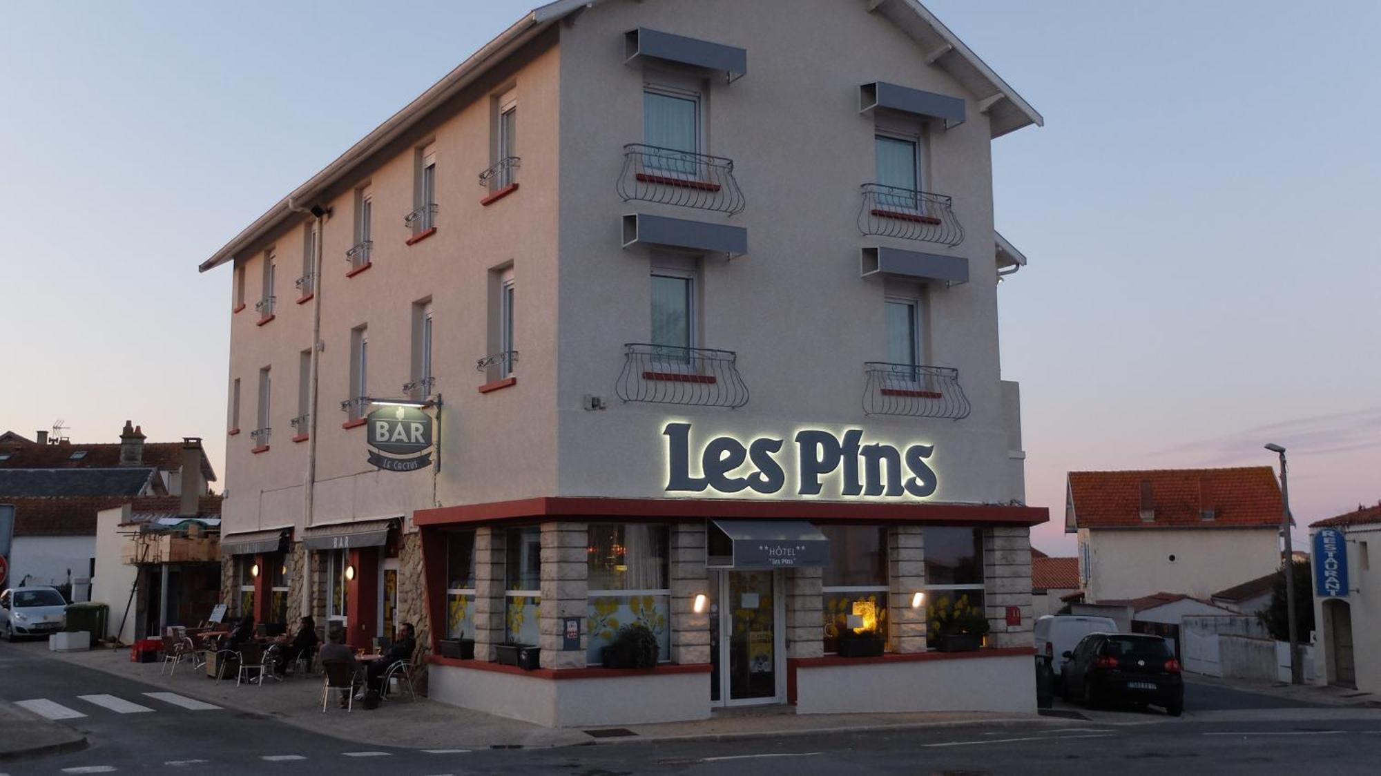 Hotel Les Pins サン・トロジャン・レ・バン エクステリア 写真