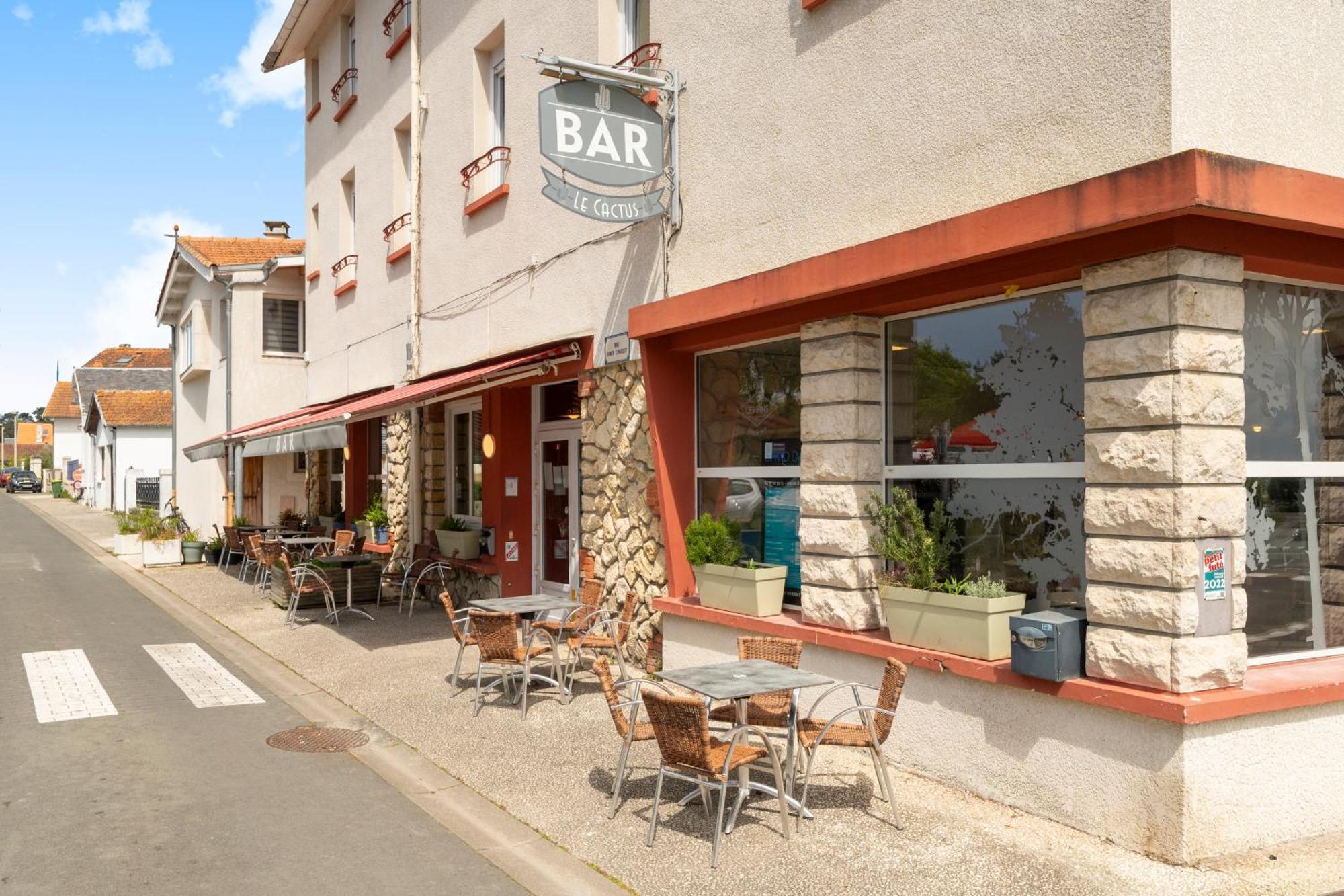Hotel Les Pins サン・トロジャン・レ・バン エクステリア 写真